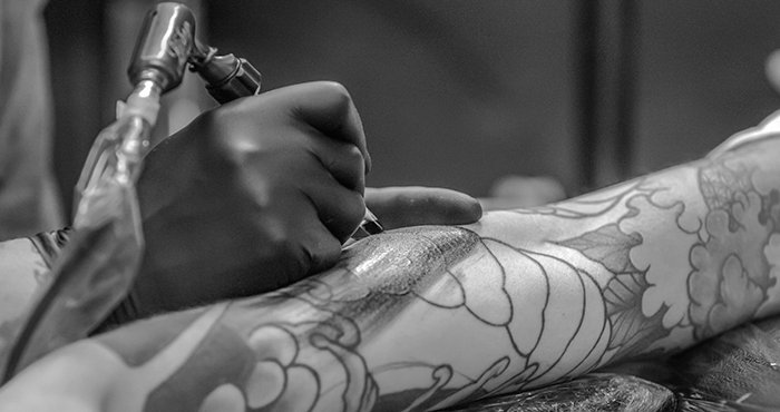 Prote&ccedil;&atilde;o solar para tatuagem