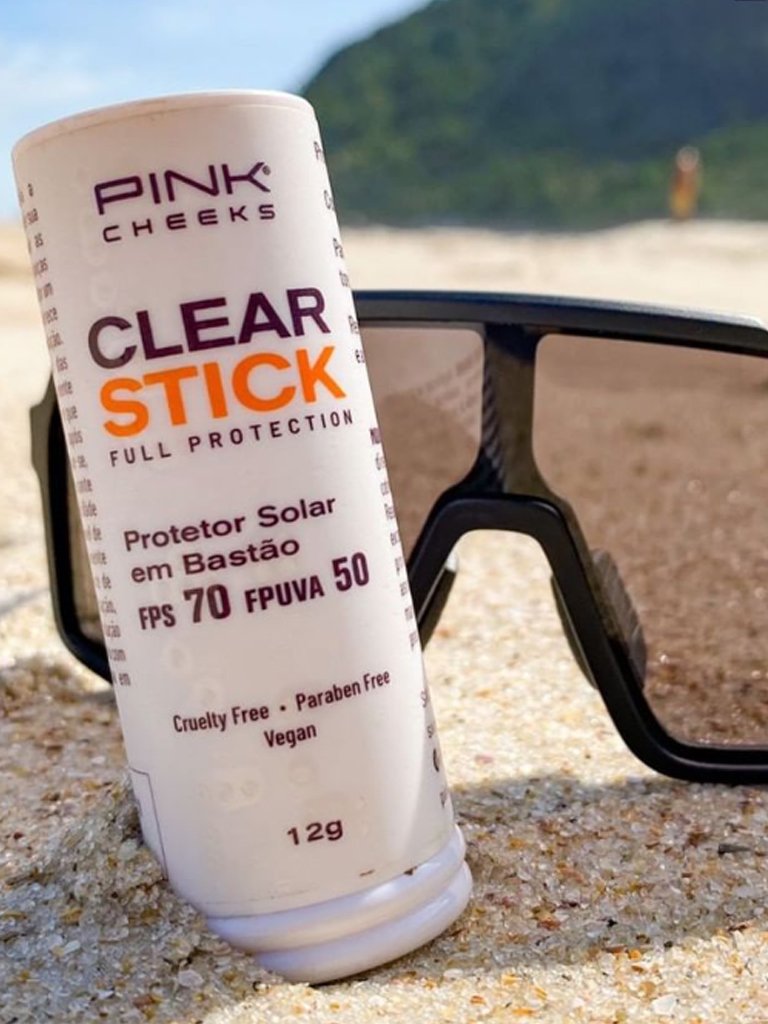 protetor solar em bastao para rosto clear stick extreme uv produto 3