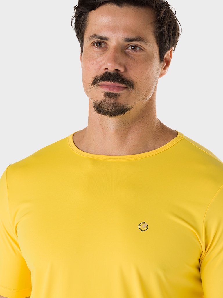 camisa uv masculina ice manga curta com protecao solar extreme uv amarela 3