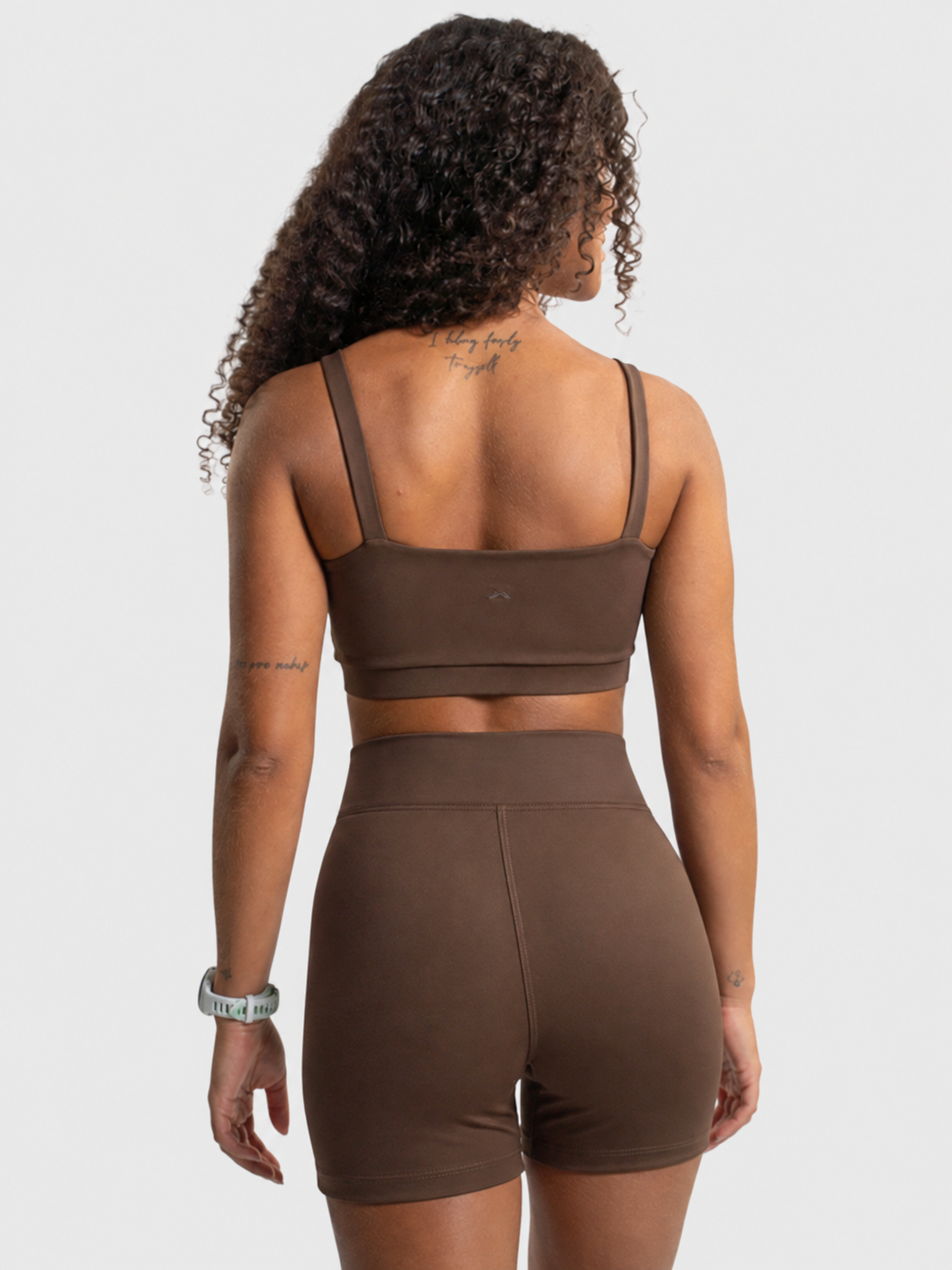 short e top haze extreme uv marrom2
